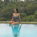 Cekricek.id - Artis cantik Wulan Guritno dianggap netizen patut menjadi sosok mertua yang sulit membuat orang berpaling saat pakai swimsuit