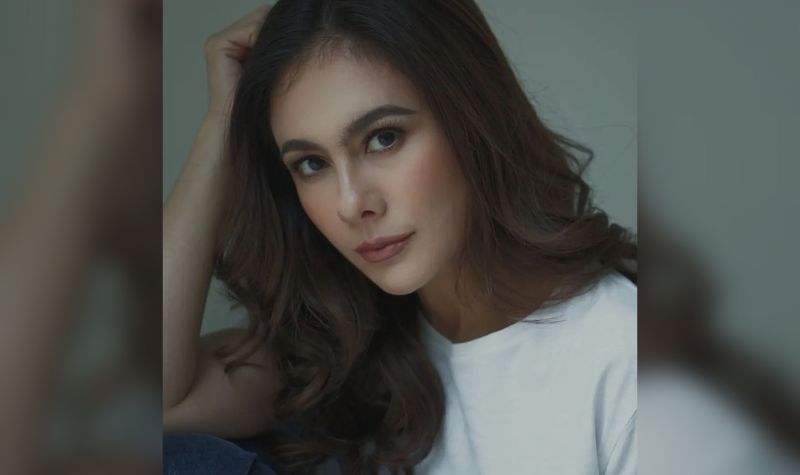 Tampil Sederhana, Wajah Wulan Guritno Makin Tirus