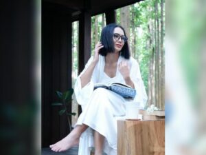 Cekricek.id - Netizen tidak bisa mengalihkan pandangan ketika melihat penampilan dari Yuni Shara. Dipuji begitu menyatu dengan alam