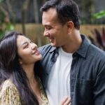 Publik digemparkan dengan beredarnya undangan pernikahan artis terkenal Nicholas Saputra dan Ariel Tatum yang hebohkan jagat may.