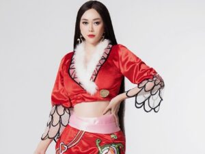 Aura Kasih baru saja mencuri perhatian publik dengan unggahan foto seksinya yang ikut merayakan tahun baru Imlek dengan memakai baju seksi.