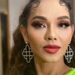 Seorang pria dengan tegas mengataka bahwa bunda Corla ternyata merupakan seorang pria yang melakukan operasi transgender.