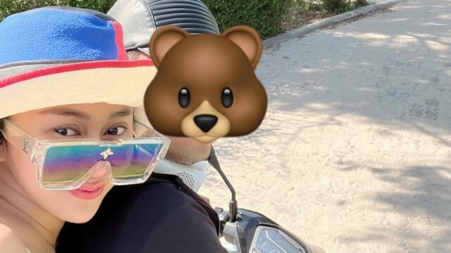 Denise Chariesta mengunggah foto mesra dengan seorang pria yang sedang naik motor, ia mengaaku sedang jalan dengan seorang duda tajir.