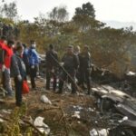 Sebuah pesawat domestik mengalami kecelakaan di Pokhara, Nepal, Pada hari Minggu (15/1/2023). Kecelakaan itu menyebabkan kematian 68 orang. Ini menjadi kecelakaan udara terburuk dalam tiga dekade di negara di wilayah Himalaya itu.