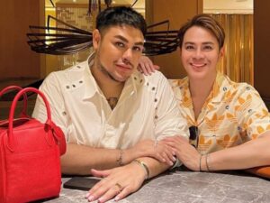 Ivan Gunawan hebohkan jagat maya dengan postingan fotonya yang terlihat semakin mesra dengan seorang cowok di akun Instagram pribadinya.