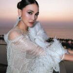 Aksi Luna Maya yang mengunggah video di instastory pribadinya akun Tiktoknya yang memperkirakan akan enikah pada usia 44 tahun.