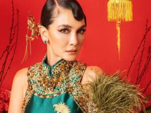 Luna Maya baru saja mengunggah beberapa potret cantiknya dalam rangka merayakan tahun baru Imlek lewat akun media sosialnya.