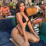 Artis transgender Millen Cyrus hebohkan jagat maya dengan unggahan seksinya yang hanyaa memakai bikini seksi yang memperlihatkan auratnya.