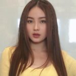 Artis cantik Natasha Wilona mencuri perhatian wargnet dengan unggahan foto seksinya yang memperlihatkan perut mulus dan pusarnya.