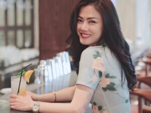 Artis pendatang baru Nita Gunawan mengunggah video cantiknya yang memakai baju ketat hingga membentuk lekuk tubuhnya yang body goals.