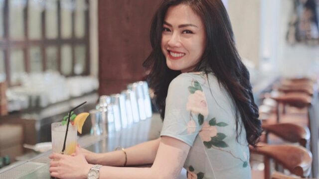 Artis pendatang baru Nita Gunawan mengunggah video cantiknya yang memakai baju ketat hingga membentuk lekuk tubuhnya yang body goals.
