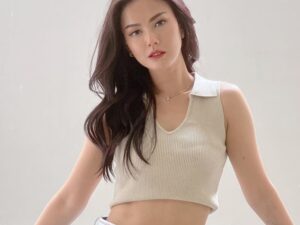 Nita Gunawan belum lama ini mengunggah foto baru di laman Instagram pribadinya @nitagunawan09 yang langsung tuai pujian warganet.