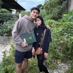 Cekricek.id - Rizky Billar memamerkan bahwa dirinya berhasil membeli tanah seluas 1300 m secara tunai, karena sadar diri menumpang hidup