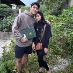 Rizky Billar mengunggah foto baru di laman Instagramnya bersama suami tercinta, Lesty Kejora dan ungkap baru beli tanah untuk Lesty.