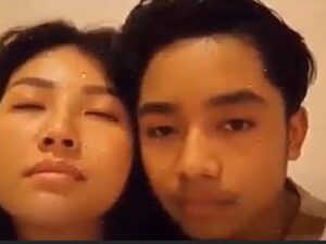 Beredar video Sarwenda dan Bertand Pet, mereka tidur bersama dalam keadaan Onyo tidak pakai baju meski sudah beranjak dewasa.