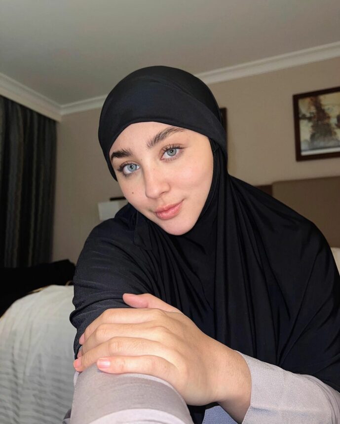 Intip Potret Margin Winaya yang Sekarang Berhijab, Cantiknya Bertambah Berkali-Lipat