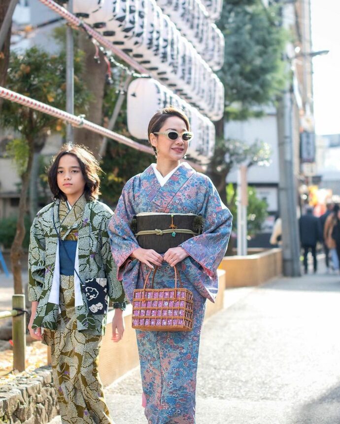 Intip Kecantikan BCL Dibalut Kimono, Pesonanya Khas Wanita Asia Banget