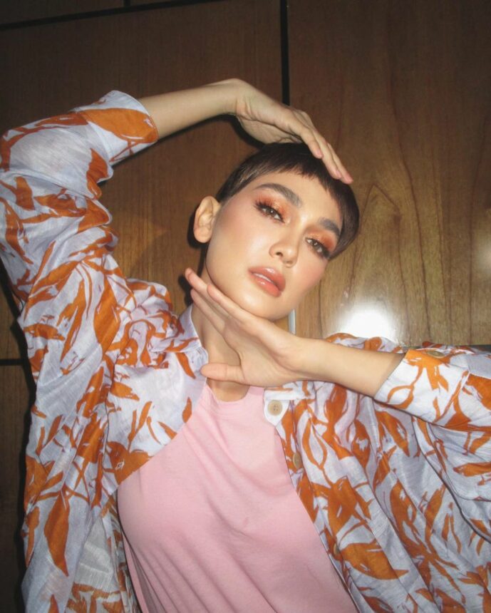 Cantiknya Level Maksimal, Luna Maya Botak Aja Pasti Masih Tetap Cantik 2 Lampiran Gambar