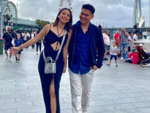 Cekricek.id – Aktris cantik Acha Septriasa tampil dengan gaun unik dalam unggahan terbarunya di Instagram. Dia mengenakan gaun panjang dengan belahan tinggi dan bagian perut yang terbuka seperti bolongan. Lewat penampilannya itu, ada banyak netizen yang mengungkapkan pujiannya karena merasa aktris idola mereka sangat cantik dan juga seksi.