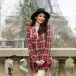 Cekricek.id – Enzy Storia baru-baru ini melaksanakan liburan di luar negeri bersama para sahabatnya. Selama di sana, dia mengunggah sejumlah potret yang membuat banyak orang terpana dengan penampilannya. Gaya pakaian serta wajah blasteran yang khas membuat dirinya tampil seperti bule sungguhan.