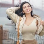 Cekricek.id – Maria Vania sempat membuat netizen salah fokus dengan tato bergambar ular naga yang ada di pinggangnya saat mengenakan setelan bikini two piece. Meski pada mulanya pandangan netizen tertuju pada penampilannya yang terbuka dan dipuji seksi.