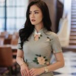 Cekricek.id – Nita Gunawan ikut memeriahkan perayaan Imlek yang akan datang. Dia bahkan sudah mempersiapkannya dengan melakukan pemotretan sederhana sambil berbalut busana tradisional Cina yang disebut dengan cheongsam.