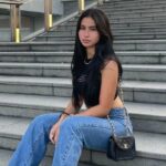 Cekricek.id – Sabreena Dressler adalah seorang perempuan cantik yang sukses menyorot perhatian para pecinta sepak bola. Pasalnya, tahun lalu, dia berhasil direkrut menjadi salah satu pemain dari klub Divisi 2 Liga Australia, Subiaco AFC.