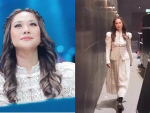 Cekricek.id – Bunga Citra Lestari alias BCL berhasil memikat banyak mata lewat penampilan cantinya saat megenakan outfit yang tertutup. Istri mendiang Ashraf Sinclair itu memakai setelan baju berwarna serba putih keluaran dari salah satu brand terkenal.