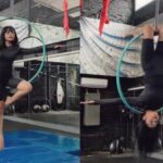 Cekricek.id – Fuji terlihat begitu mengesankan saat mencoba latihan senam yoga sambil menggelantung pada hula hoop yang diikat dengan tali ke langit-langit. Dia semakin memikat penggemarnya karena dianggap begitu lihai saat melakukan atraksi menegangkan itu.