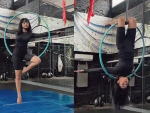 Cekricek.id – Fuji terlihat begitu mengesankan saat mencoba latihan senam yoga sambil menggelantung pada hula hoop yang diikat dengan tali ke langit-langit. Dia semakin memikat penggemarnya karena dianggap begitu lihai saat melakukan atraksi menegangkan itu.