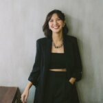 Cekricek.id – Sheila Dara Aisha terlihat begitu cantik di setiap tampilannya saat mengenakan blazer. Tak hanya sekali dua kali, tapi dia cukup sering mengenakan outfit tersebut dalam sejumlah kesempatan. Hal itulah yang membuat dirinya menjadi salah satu publik figur dengan style fashion yang dijadikan inspirasi.