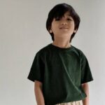 Cekricek.id – Jared Ali adalah aktris cilik yang sukses mencuri perhatian penonton di film “Scandal Makers”. Dia memiliki wajah yang tampan dengan mata bulat serta terlihat sangat menggemaskan. Tak sedikit juga yang menyukai aktingnya sebagai cucu dari aktor Vino G. Bastian di film tersebut.