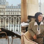 Cekricek.id – Prilly Latuconsina tampaknya begitu santai menghabiskan waktu liburannya dengan mengunjungi kota cinta, Paris, Prancis. Dia mengunjungi sejumlah objek wisata dan menghabiskan waktu dengan mengambil banyak foto di sana.