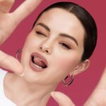 Cekricek.id – Hubungan Selena Gomez dan Justin Bieber memang sudah lama kandas. Meski sempat menjadi pasangan yang dikagumi banyak orang, namun ternyata keduanya tak terhubung pada garis takdir yang sama untuk melenggang ke jenjang yang lebih serius.