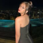 Cekricek.id – Rebecca Klopper dipuji oleh Titi Kamal lewat penampilannya yang mengenakan dress hitam saat menghadiri acara bersama. Sejumlah foto dirinya yang tampil cantik itu pun dibagikan lewat unggahan di media sosialnya dan menuai banyak respon positif.