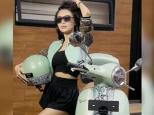 Cekricek.id – Wika Salim memang nggak pernah gagal memberikan penampilan terbaiknya untuk menghiasi tampilan feed di akun Instagram miliknya. Dia cukup sering membagikan momen dari kegiatan harian seperti jalan-jalan, liburan hingga tampilan di panggung musik.