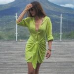 Wulan Guritno belum lama ini mencuri perhatian warganet dengan unggahan potret seksinya yang memamerkan beberapa bagian aurat tubuhnya.