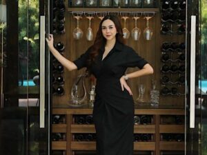 Cekricek.id - Sosok Aura Kasih dipuji begitu luar biasa oleh sejumlah netizen. Karena bodi langsingnya yang dinilai aduhai banget