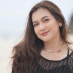 Cekricke.id - Sosok Dea Annisa selalu mendapat pujian dari warganet apalagi berbagai fotonya ini dianggap selalu estetik. Intip potretnya berikut