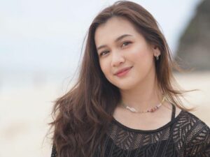 Cekricke.id - Sosok Dea Annisa selalu mendapat pujian dari warganet apalagi berbagai fotonya ini dianggap selalu estetik. Intip potretnya berikut