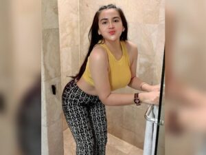 Cekricek.id - Dianna Dee Starlight dengan terang-terangan mengaku takut jika kegiatan mandinya diintip oleh netizen, wajah cantiknya dipuji
