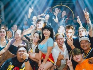 Cekricek.id - Berbagai penampilan dari Dinar Candy dengan mengenakan outfit baju ketat membuat imun jadi naik, tentunya terlihat sangat seksi