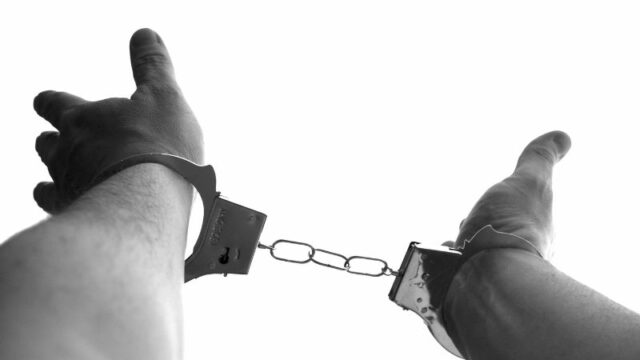 Cekricek.id - Sebagai seorang muslim sangat wajib untuk mewaspadai diri agar tidak tergelincir dalam godaan setan, begini caranya