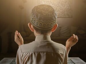 Cekricek.id - Ustaz Adi Hidayat dengan blak-blakan menjelaskan terkait dengan bagaimana cara mengatasi keadaan futur.