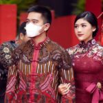 Cekricek.id - Belum lama ini sosok Erina Gudono dan Kaesang Pangarep membagikan foto dengan gaun merah, dipuji bagai 'Mulan' versi Jawa