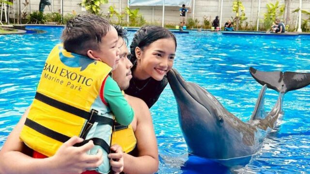Cekricek.id - Belum lama ini diketahui jika keluarga Fuji menghabiskan waktu liburan ke pulau Bali.