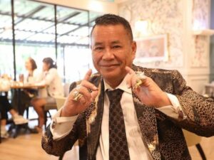 Cekricek.id, Berita Artis dan Berita Seleb - Hotman Paris terang-terangan mengungkapkan jika ia ingin memiliki usia panjang. Karena terinspirasi dari sosok Tante Tin