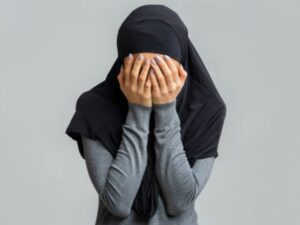 Cekricek.id - Masyarakat yang tidak mengetahui berkaitan dengan Islam sering merasakan gejala Islamophobia, bagaimana mengatasinya?