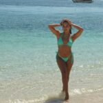 Cekricek.id - Kini Jennifer Coppen memilih untuk mematikan kolom komentar karena penampilannya yang teramat seksi, mengenakan sebuah bikini