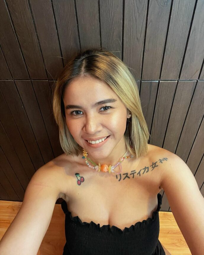 Inti Pesona Kartika Wijaksana, Istri Uus yang Selalu Tampil Cantik "Menggoda"